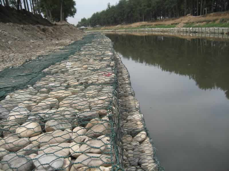 石笼网用于河道防护